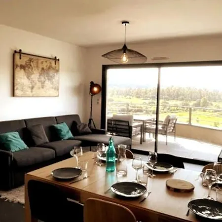 Three-bedroom Flat With Terrace Near The Harbour And Town Centre