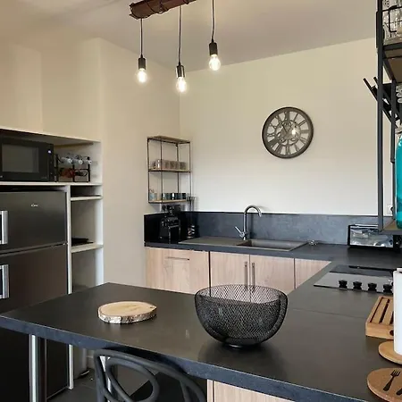 Three-bedroom Flat With Terrace Near The Harbour And Town Centre *