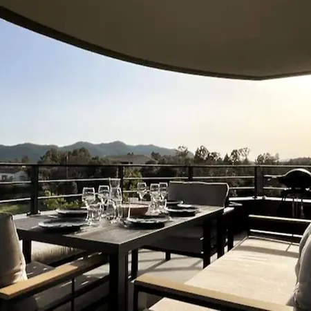 Апартаменти Three-bedroom Flat With Terrace Near The Harbour And Town Centre *