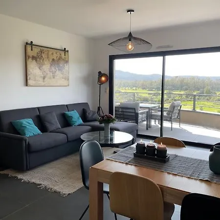 Апартаменти Three-bedroom Flat With Terrace Near The Harbour And Town Centre Порто-Веккіо