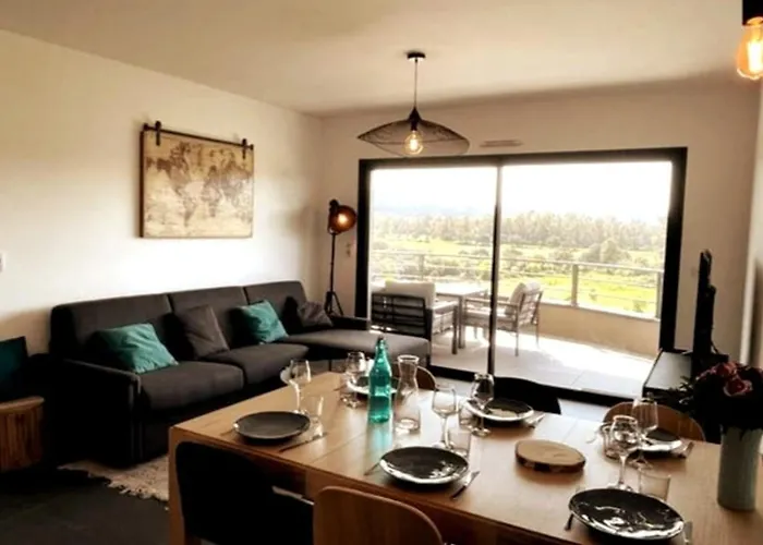 Apartamento Two-bedroom Flat With Terrace Near The Harbour And Town Centre *