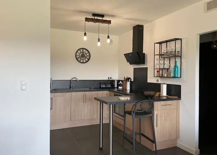 Two-bedroom Flat With Terrace Near The Harbour And Town Centre * 维琪奥港