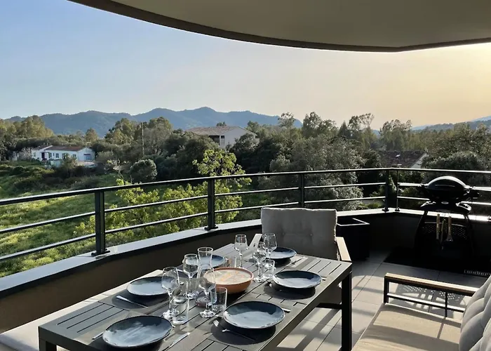 Two-bedroom Flat With Terrace Near The Harbour And Town Centre Apartamento